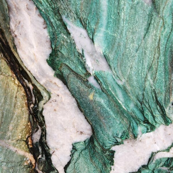 Fuchsite-Crystal-2cm
