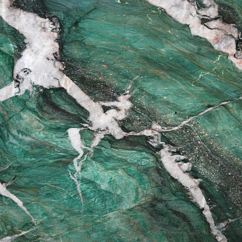 Fuchsite-Crystal-3cm